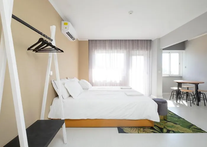 Maison d'hôtes Bus Station & Coïmbre