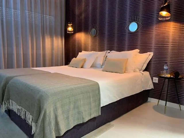 Bus Station & Maison d'hôtes *