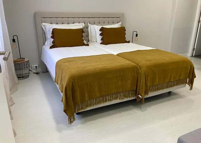 Bus Station & ゲストハウス コインブラ