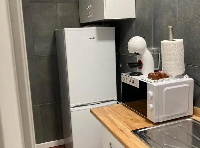 ゲストハウス Bus Station &